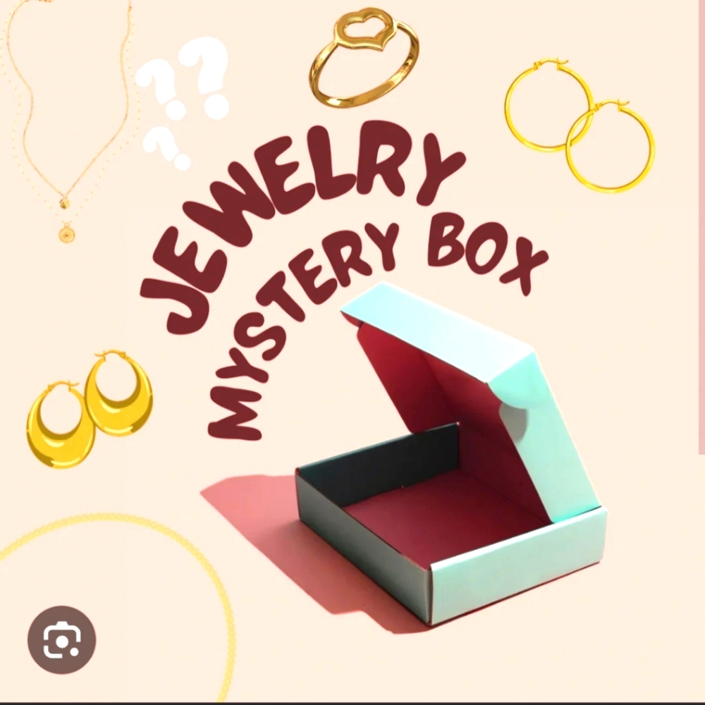 Jewelry 25 items. Necklace, bracelet rings and earrings. Good luck.